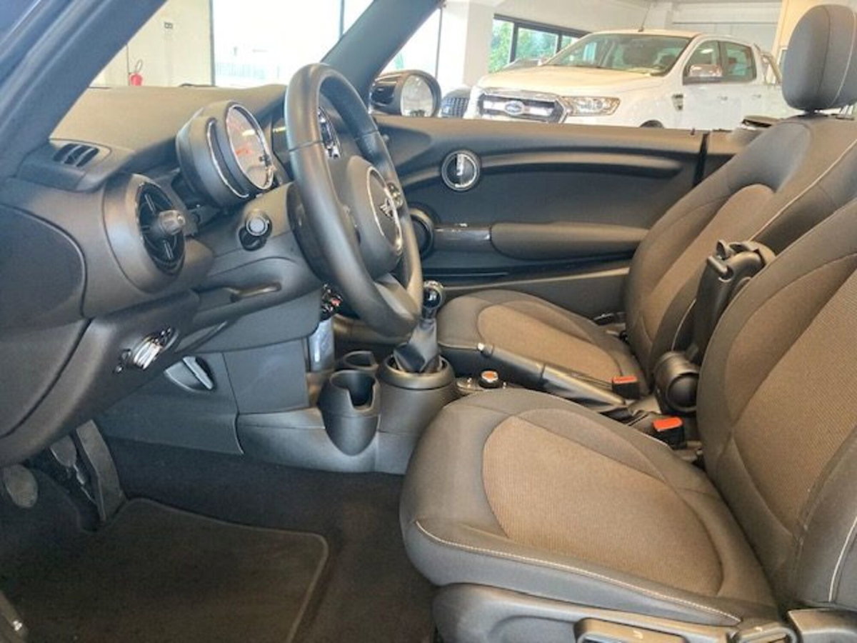 MINI Mini Cabrio 1.5 One Cabrio (8)
