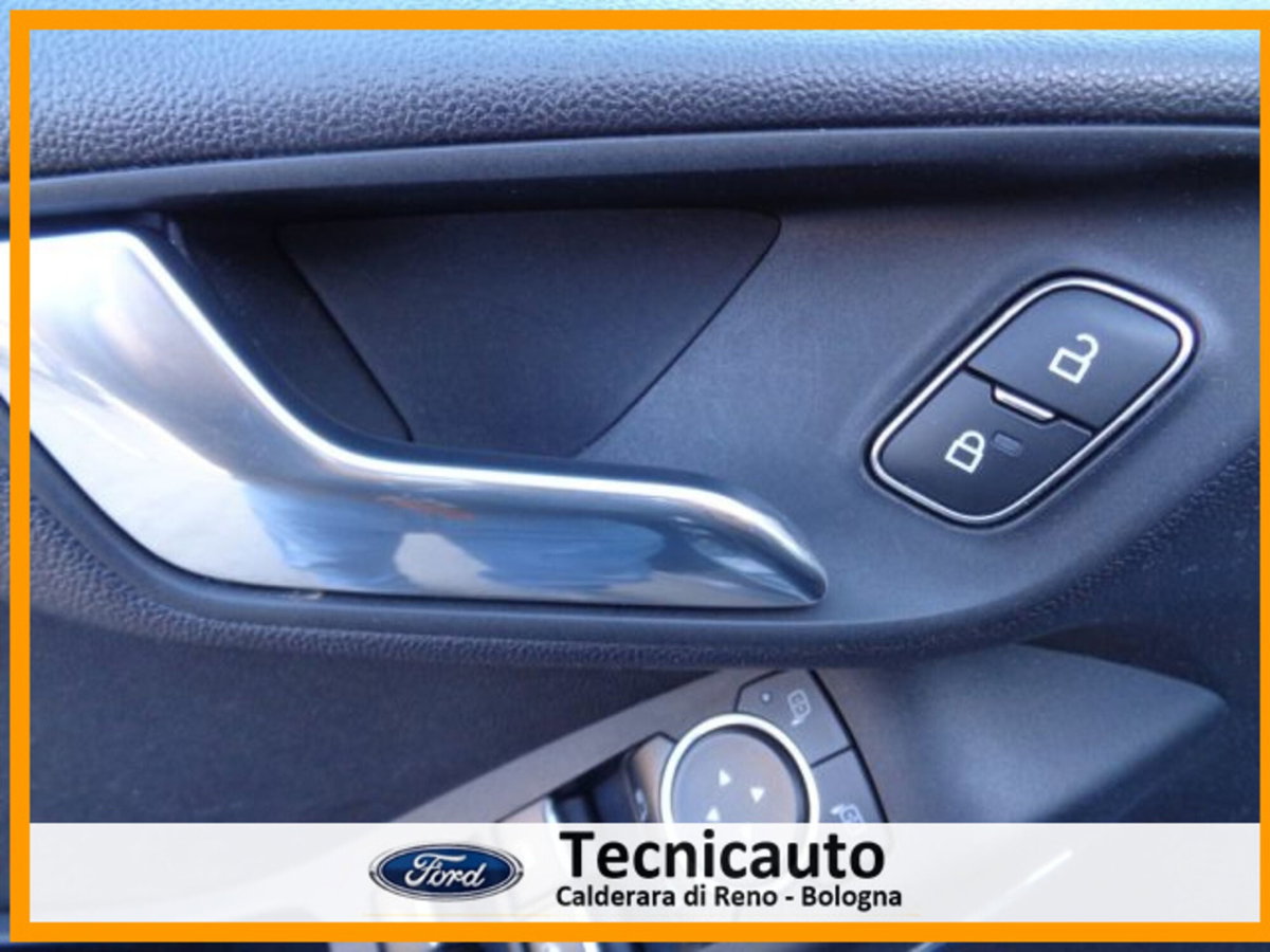 Ford Fiesta 1.1 75 CV 5 porte Titanium (18)