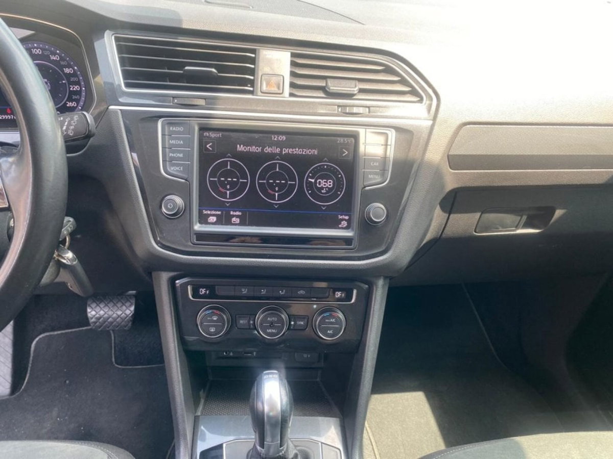 Volkswagen Tiguan 2.0 TDI SCR DSG 4MOTION Executive BMT (16)