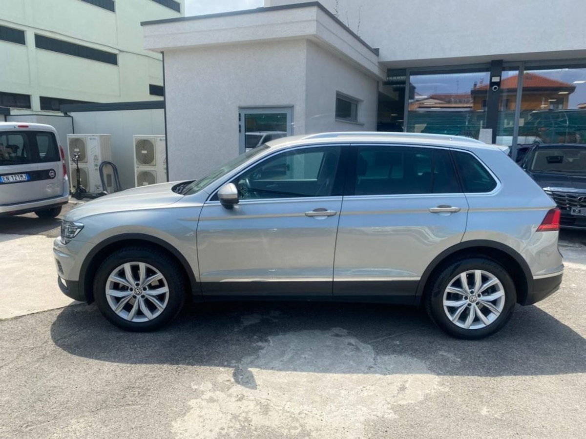 Volkswagen Tiguan 2.0 TDI SCR DSG 4MOTION Executive BMT (2)