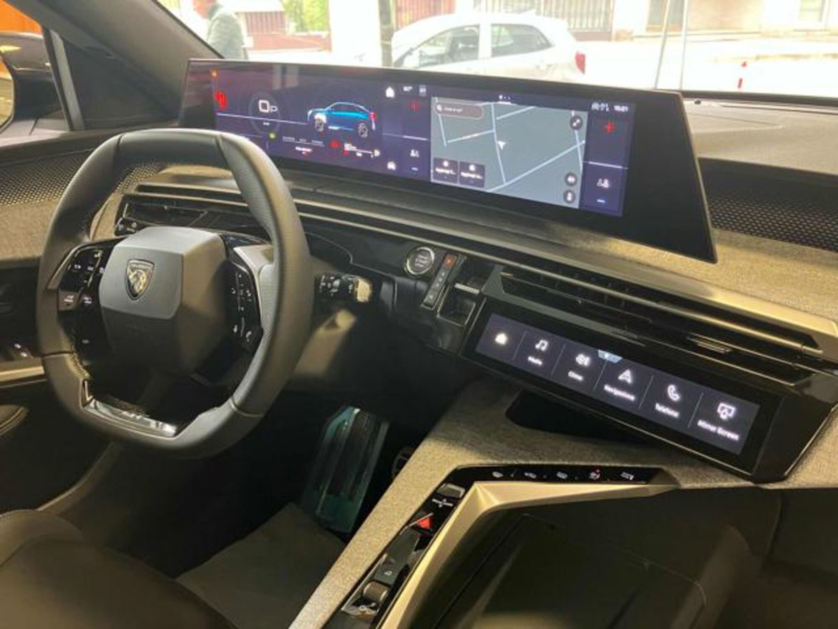 Peugeot 3008 1.2 hybrid Allure Business 145cv e-dcs6 (13)