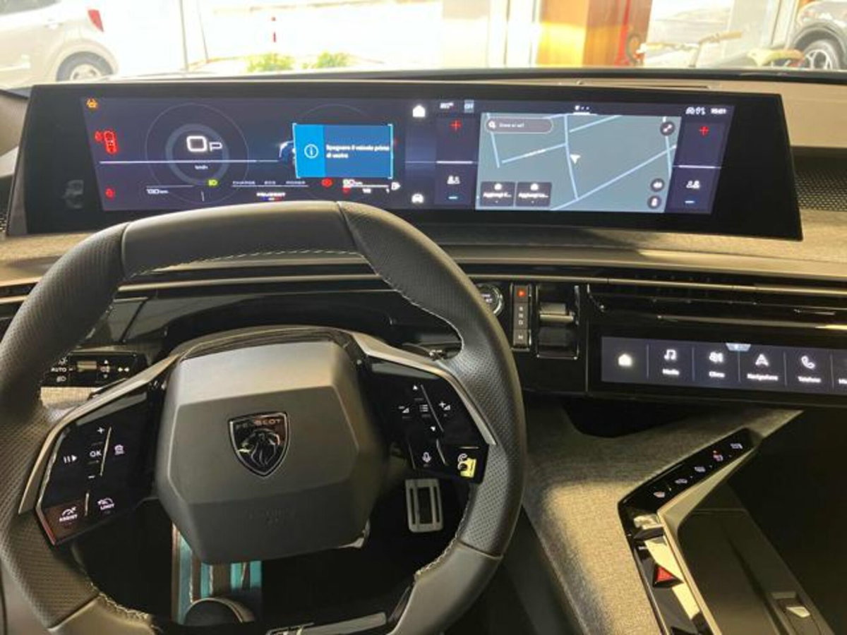 Peugeot 3008 1.2 hybrid Allure Business 145cv e-dcs6 (17)