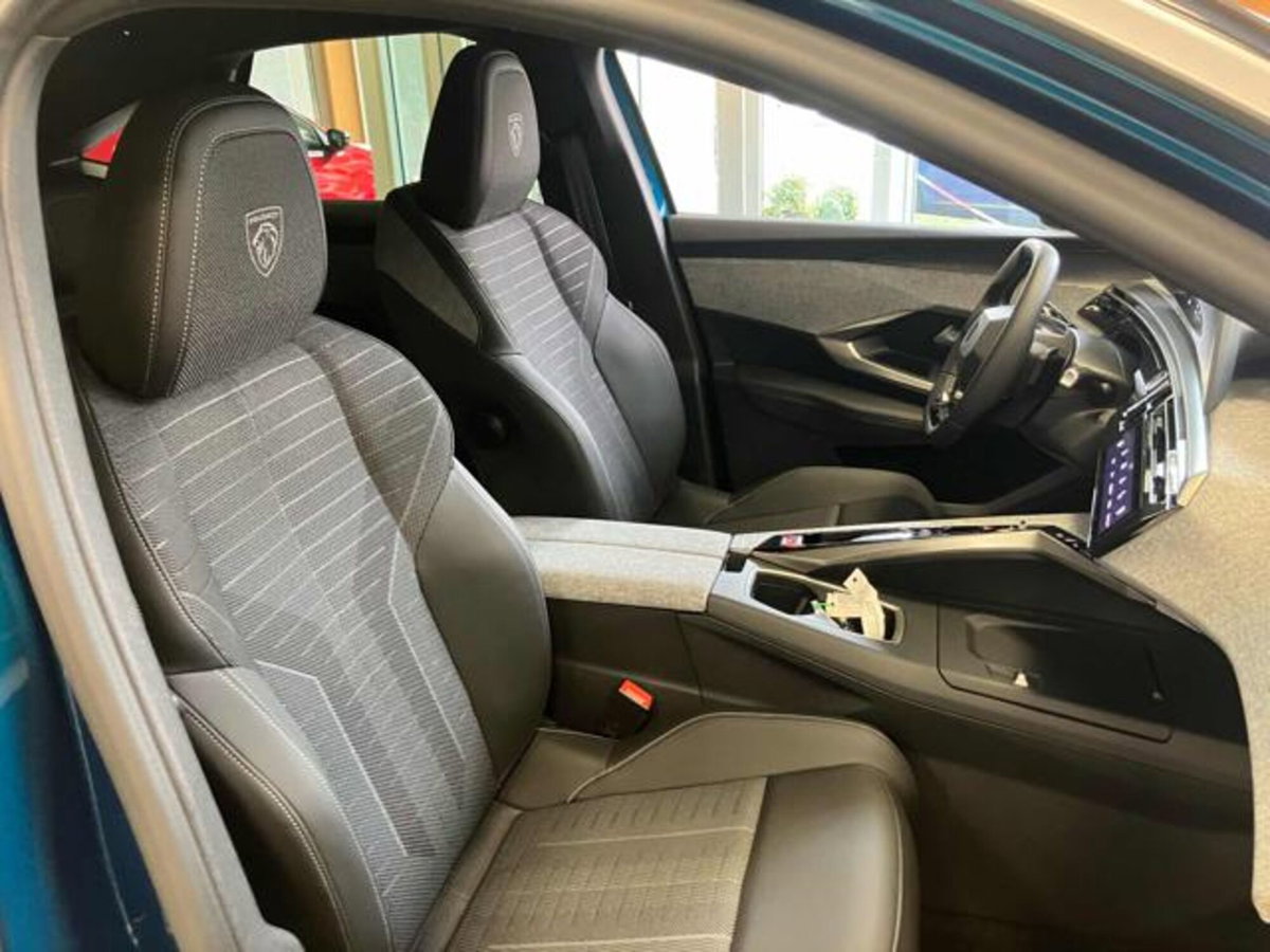 Peugeot 3008 1.2 hybrid Allure Business 145cv e-dcs6 (12)