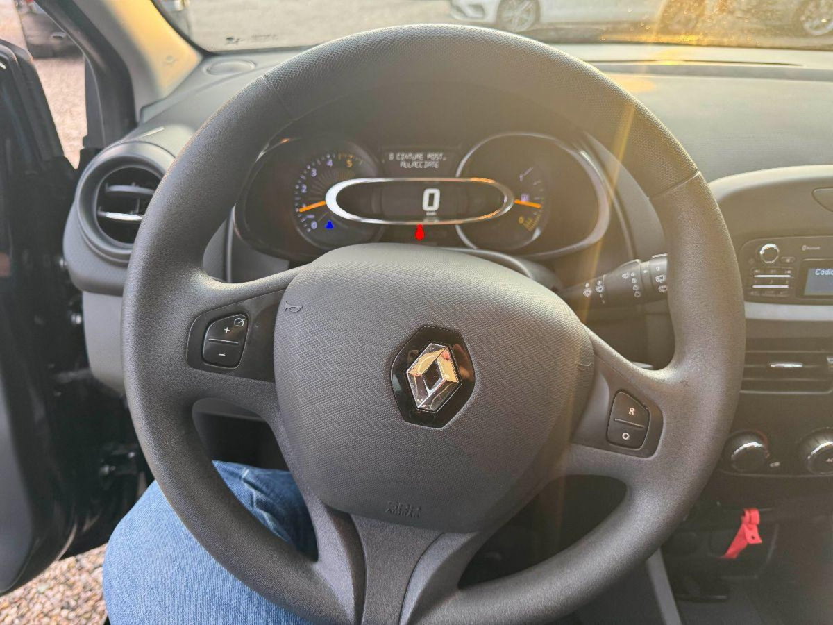 Renault Clio 1.5 dCi 75CV 5 porte Confort (13)