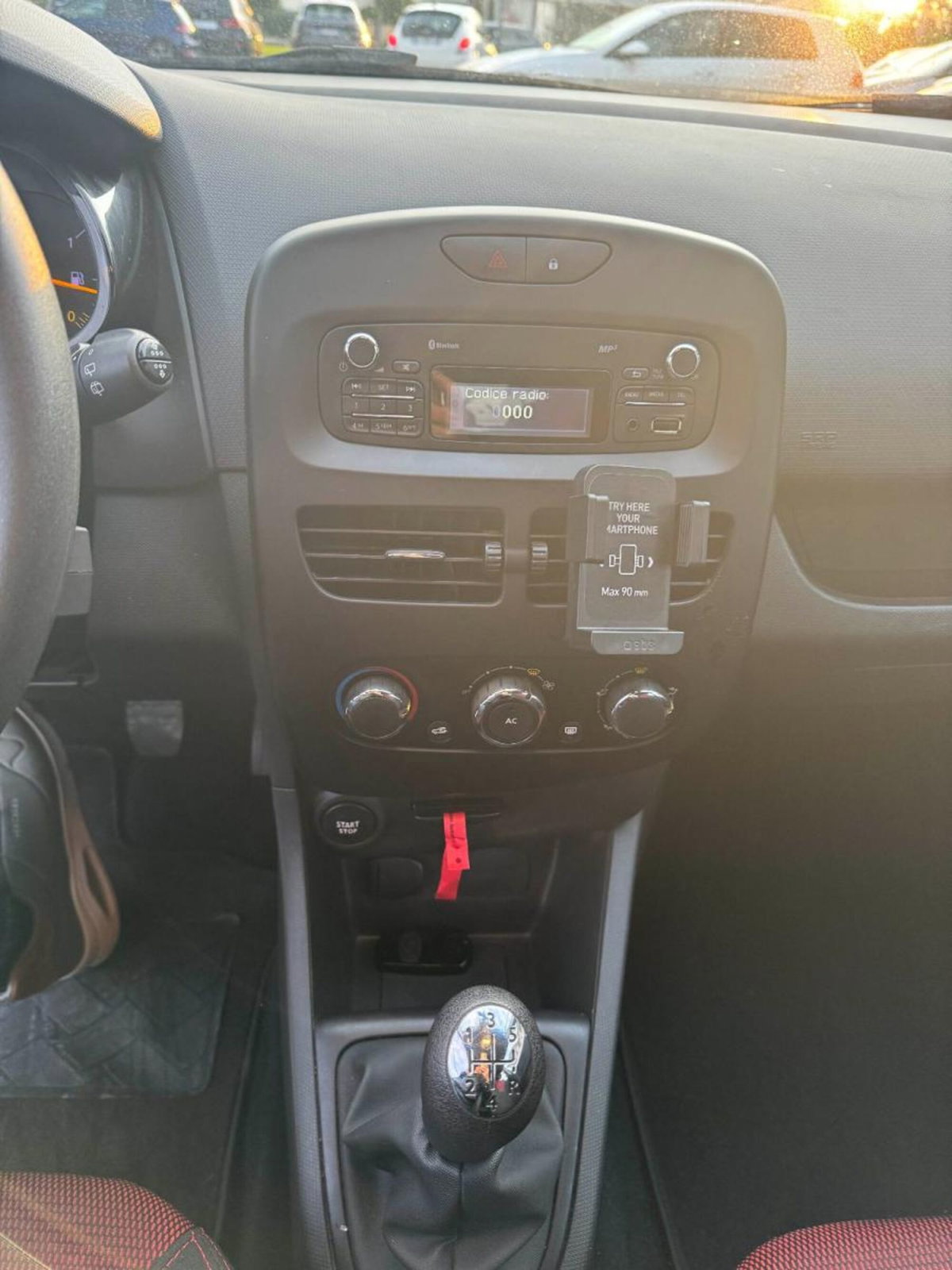 Renault Clio 1.5 dCi 75CV 5 porte Confort (14)