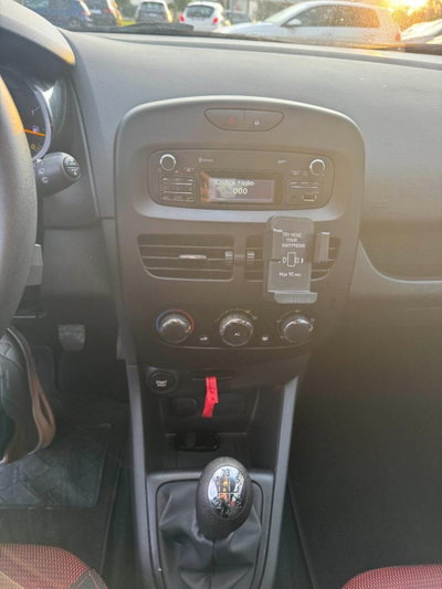 Renault Clio 1.5 dCi 75CV 5 porte Confort (14)