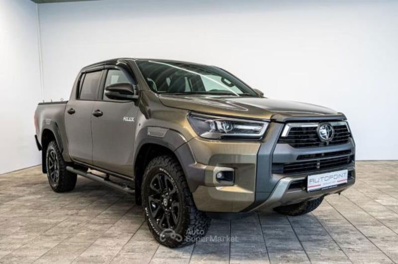 Toyota Hilux 2.8 D A/T 4WD porte Double Cab Invincible
