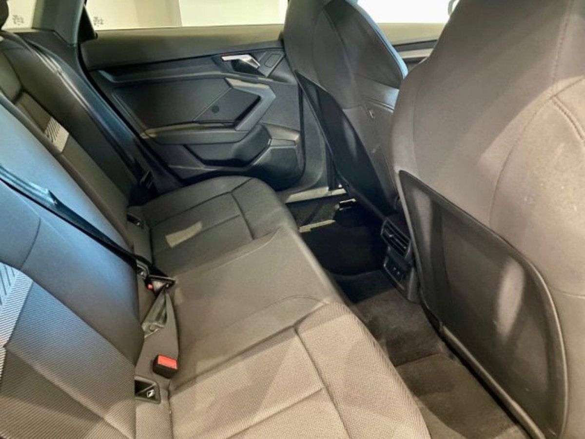 Audi A3 Sedan 30 TFSI S line edition (13)