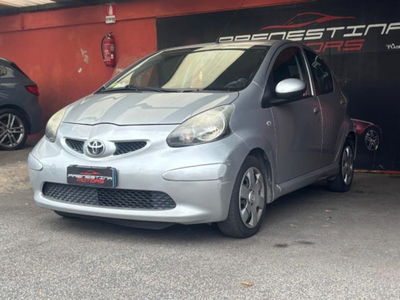 Toyota Aygo 1.turbodiesel 5 porte Sol usata