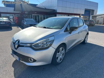Renault Clio 1.2 75CV 5 porte Costume National usata