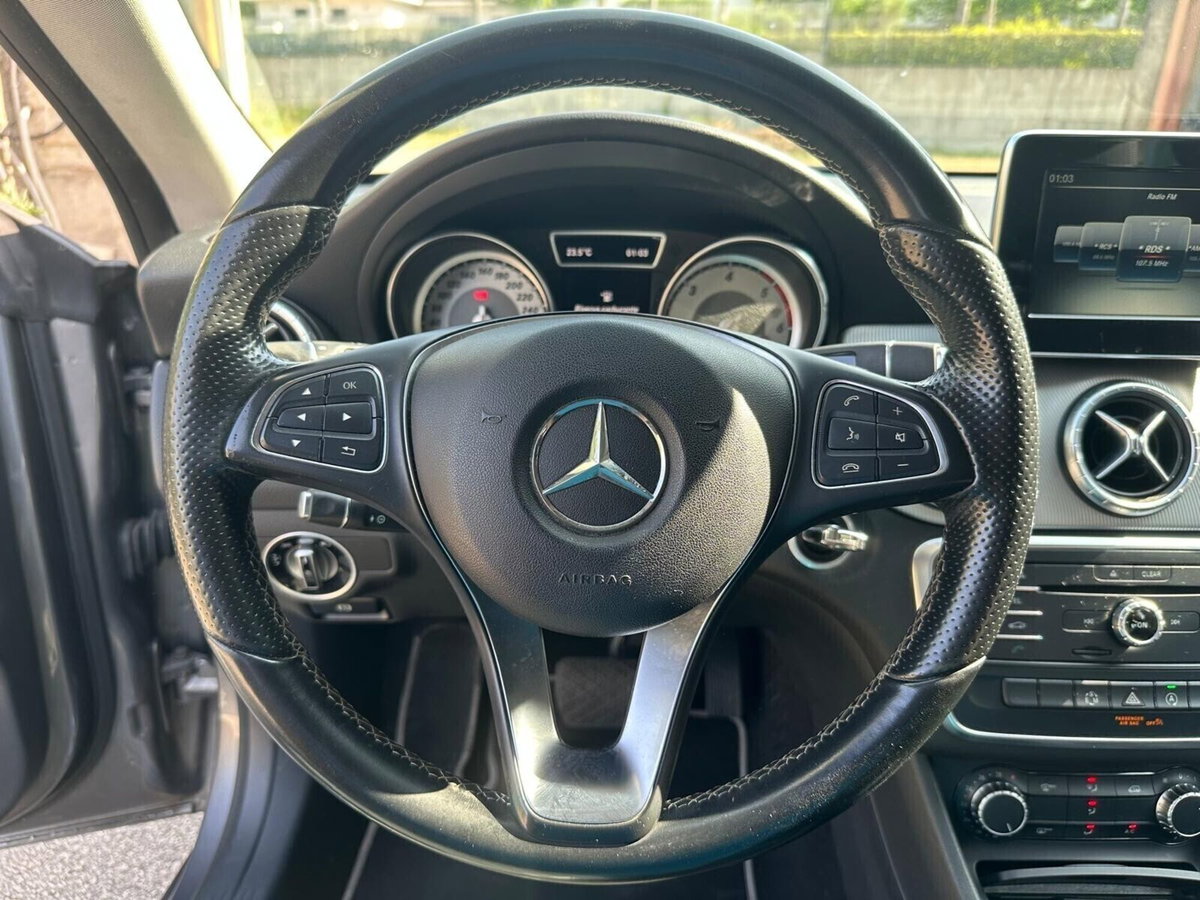 Mercedes-Benz CLA Shooting Brake 200 CDI Executive (11)