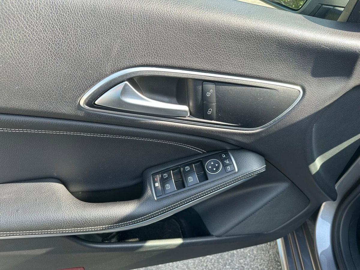 Mercedes-Benz CLA Shooting Brake 200 CDI Executive (9)