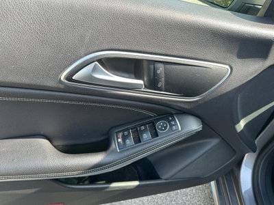 Mercedes-Benz CLA Shooting Brake 200 CDI Executive (9)