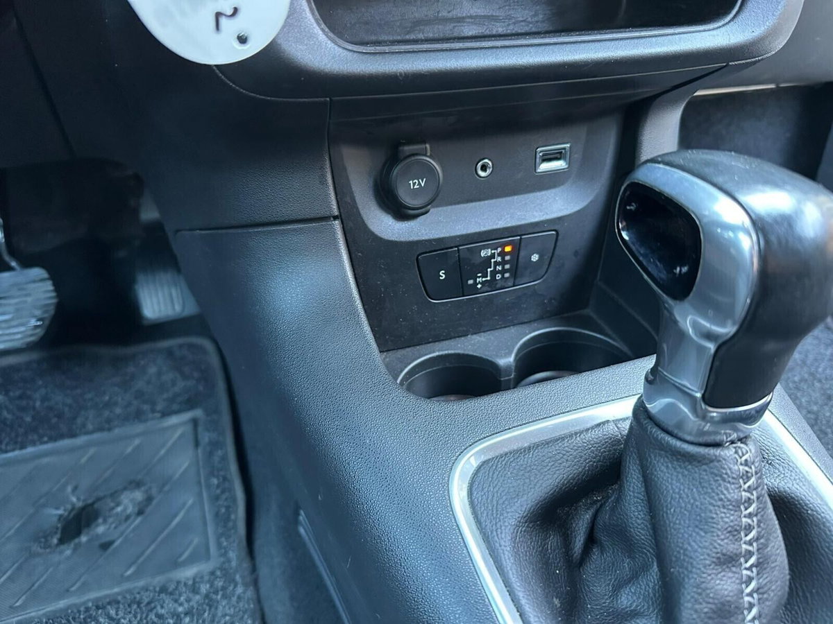 Citroen C3 PureTech 110 S&S EAT6 Shine (14)