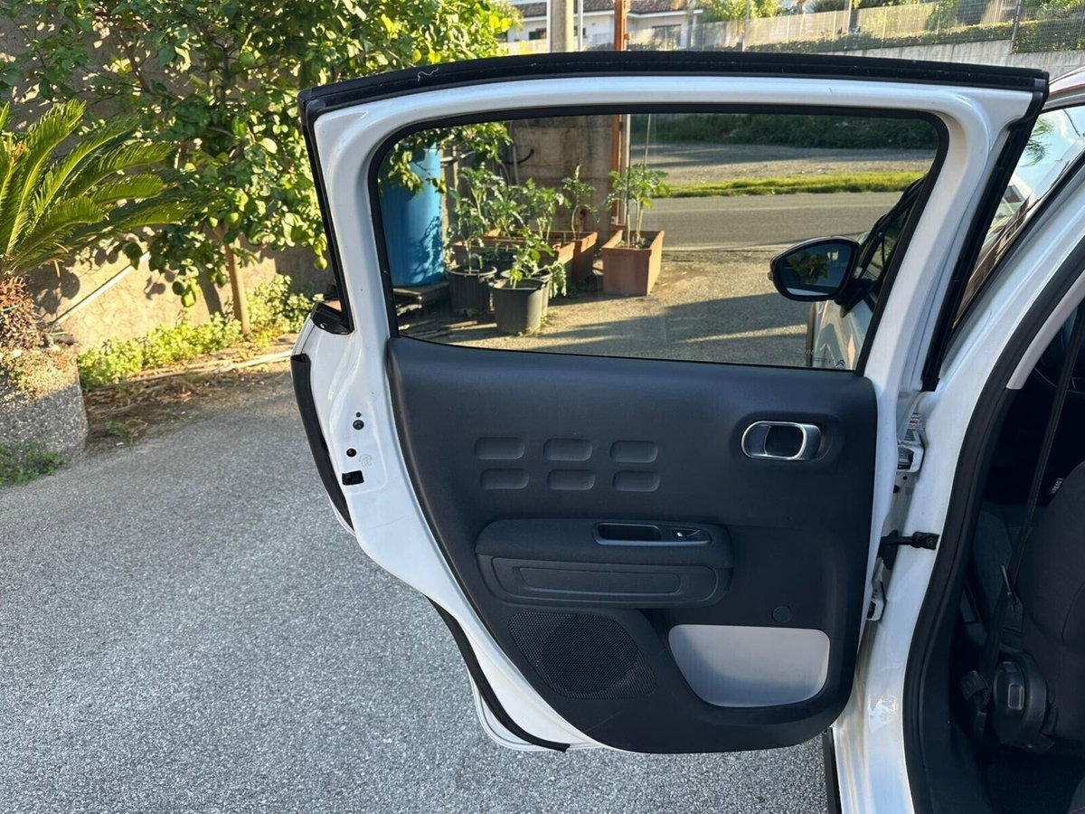 Citroen C3 PureTech 110 S&S EAT6 Shine (20)