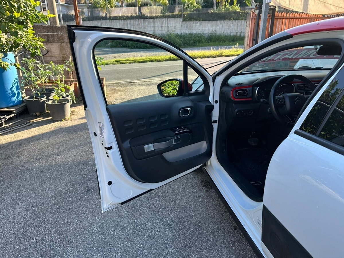 Citroen C3 PureTech 110 S&S EAT6 Shine (9)