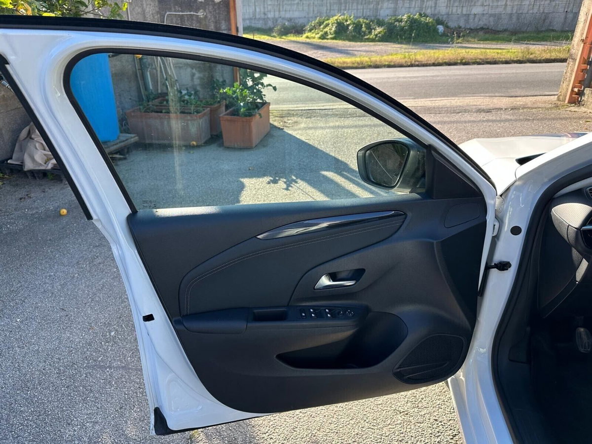 Opel Corsa 1.2 Elegance (10)
