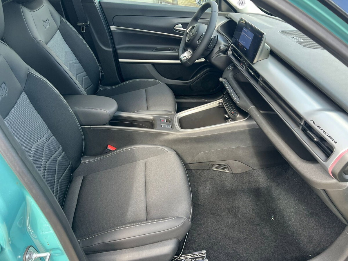 Jeep Avenger 1.2 turbo Summit fwd 100cv (7)