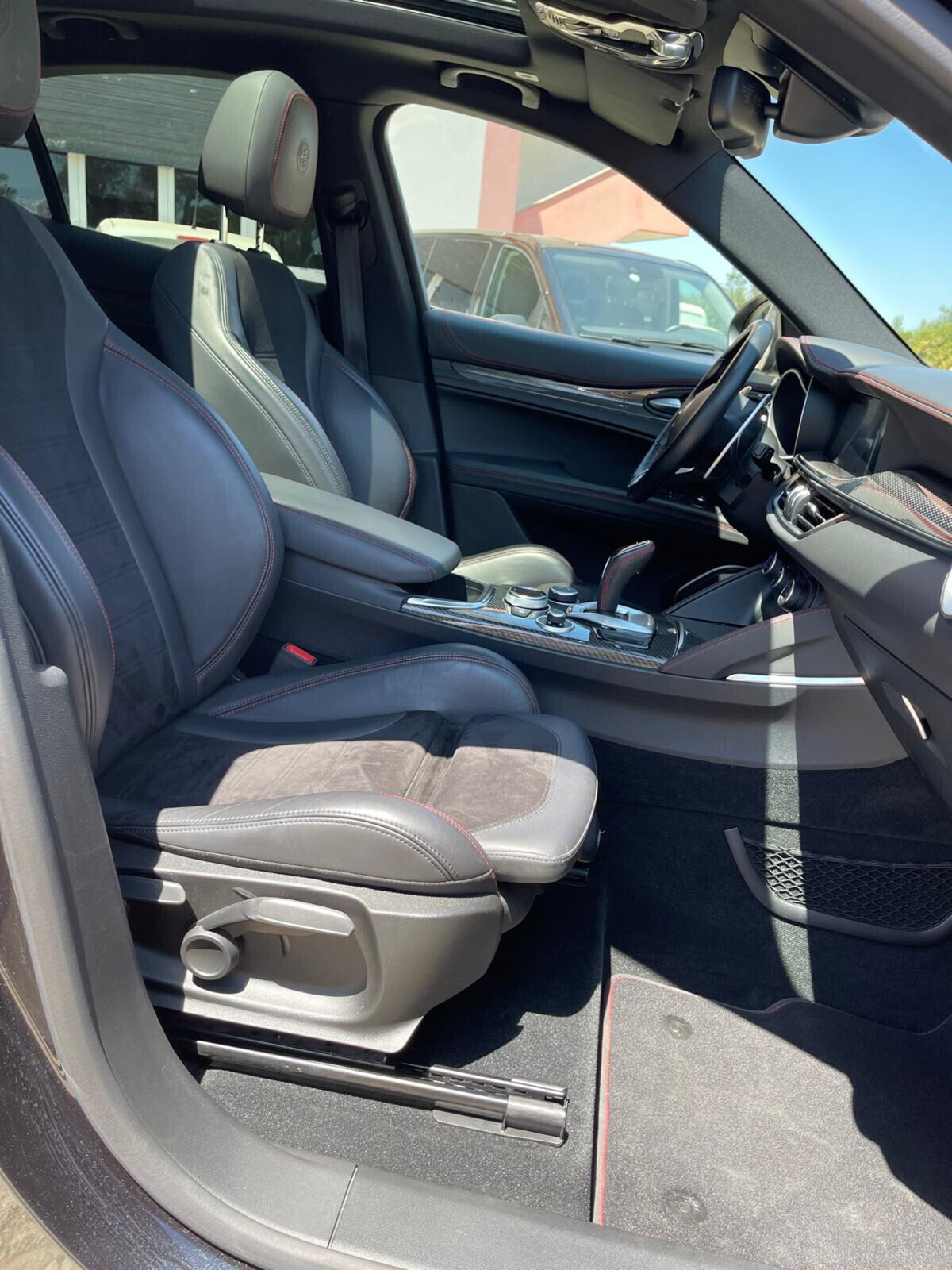 Alfa Romeo Stelvio Stelvio 2.9 Bi-Turbo V6 510 CV AT8 Quadrifoglio (9)