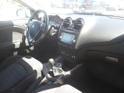 Alfa Romeo MiTo 1.3 JTDm 95 CV S&S Super (8)