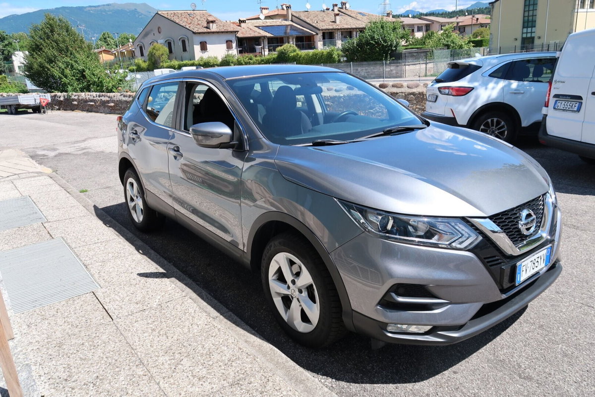 Nissan Qashqai 1.5 dCi 115 CV DCT Business (2)