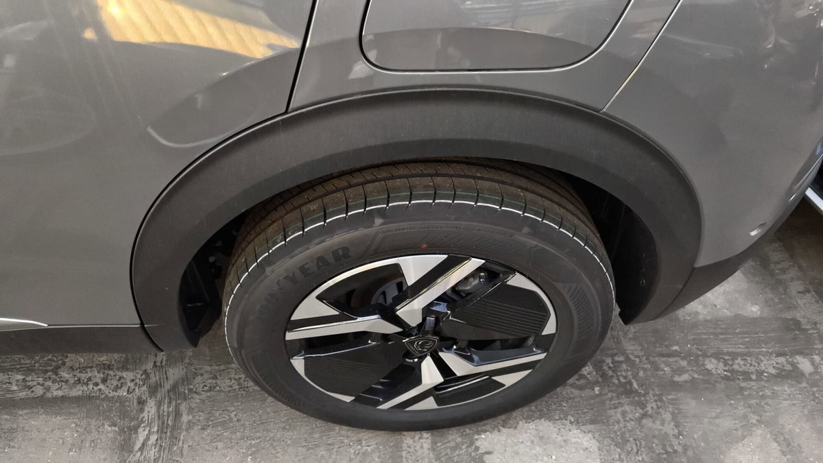 Peugeot 2008 1.2 puretech Active s&s 100cv (7)