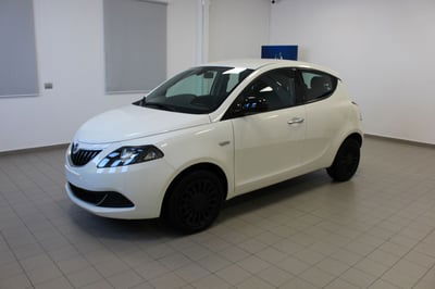 Lancia Ypsilon 1.0 FireFly 5 porte S&S Hybrid Ecochic Silver