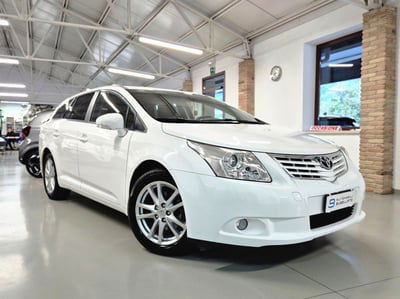 Toyota Avensis Station Wagon 2.0 D-4D Wagon Sol usata