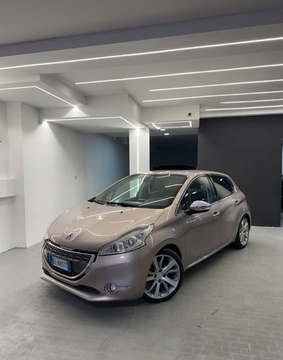 Peugeot 208 e-HDi 92 CV Stop&Start 5 porte Allure usata