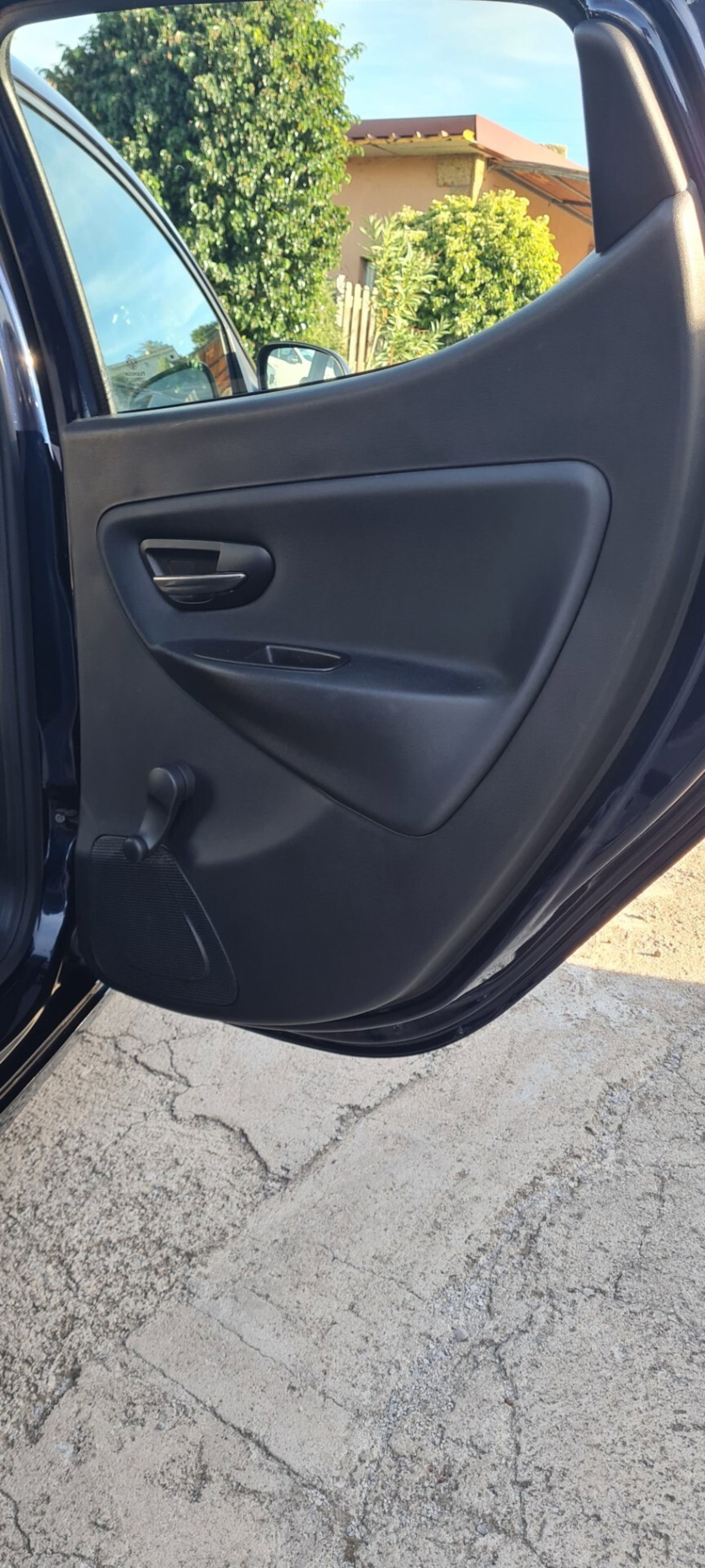 Lancia Ypsilon 1.2 69 CV 5 porte Elefantino (11)