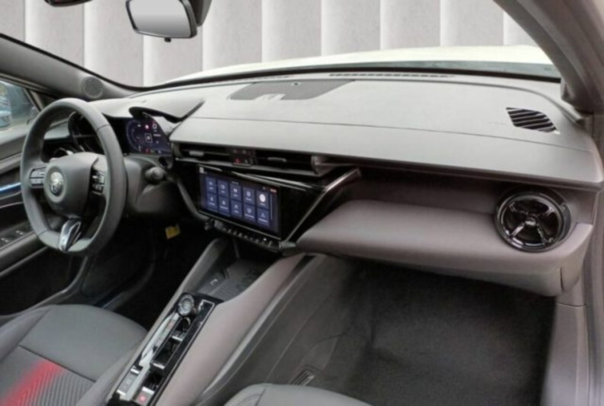 Alfa Romeo Junior elettrica Speciale 156cv (11)