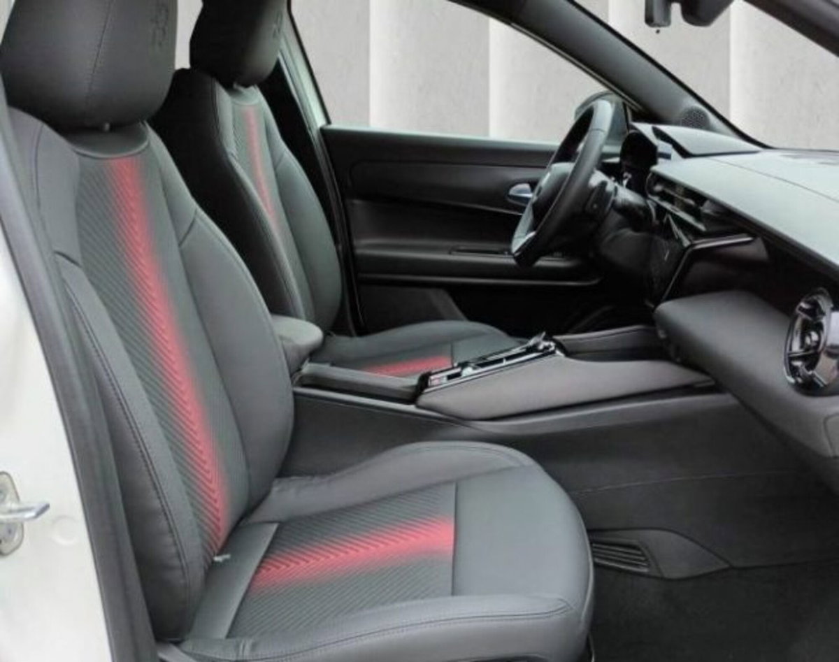 Alfa Romeo Junior elettrica Speciale 156cv (12)