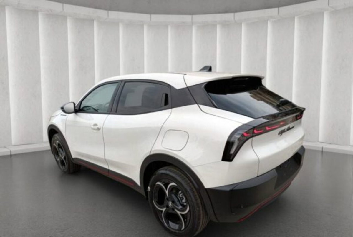Alfa Romeo Junior elettrica Speciale 156cv (2)