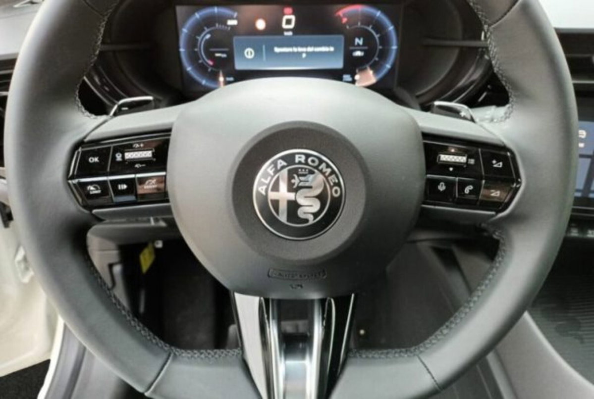Alfa Romeo Junior elettrica Speciale 156cv (5)