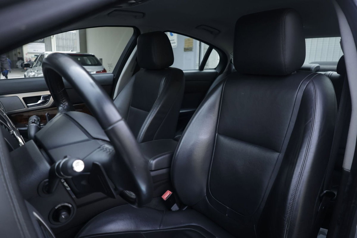 Jaguar XF 3.0 DS V6 Luxury (16)