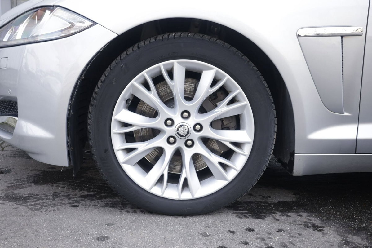 Jaguar XF 3.0 DS V6 Luxury (5)
