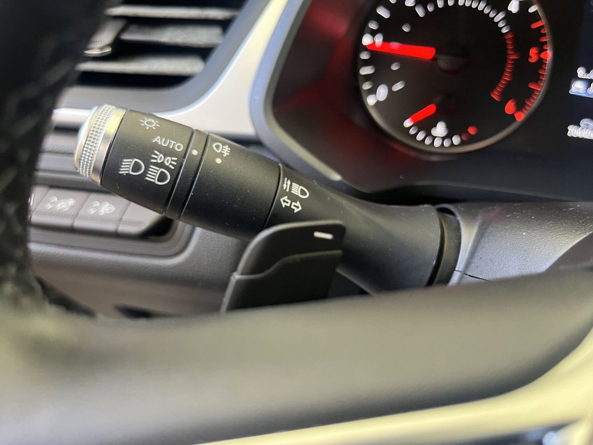 Renault Captur Blue dCi 115 CV EDC Initiale Paris (15)