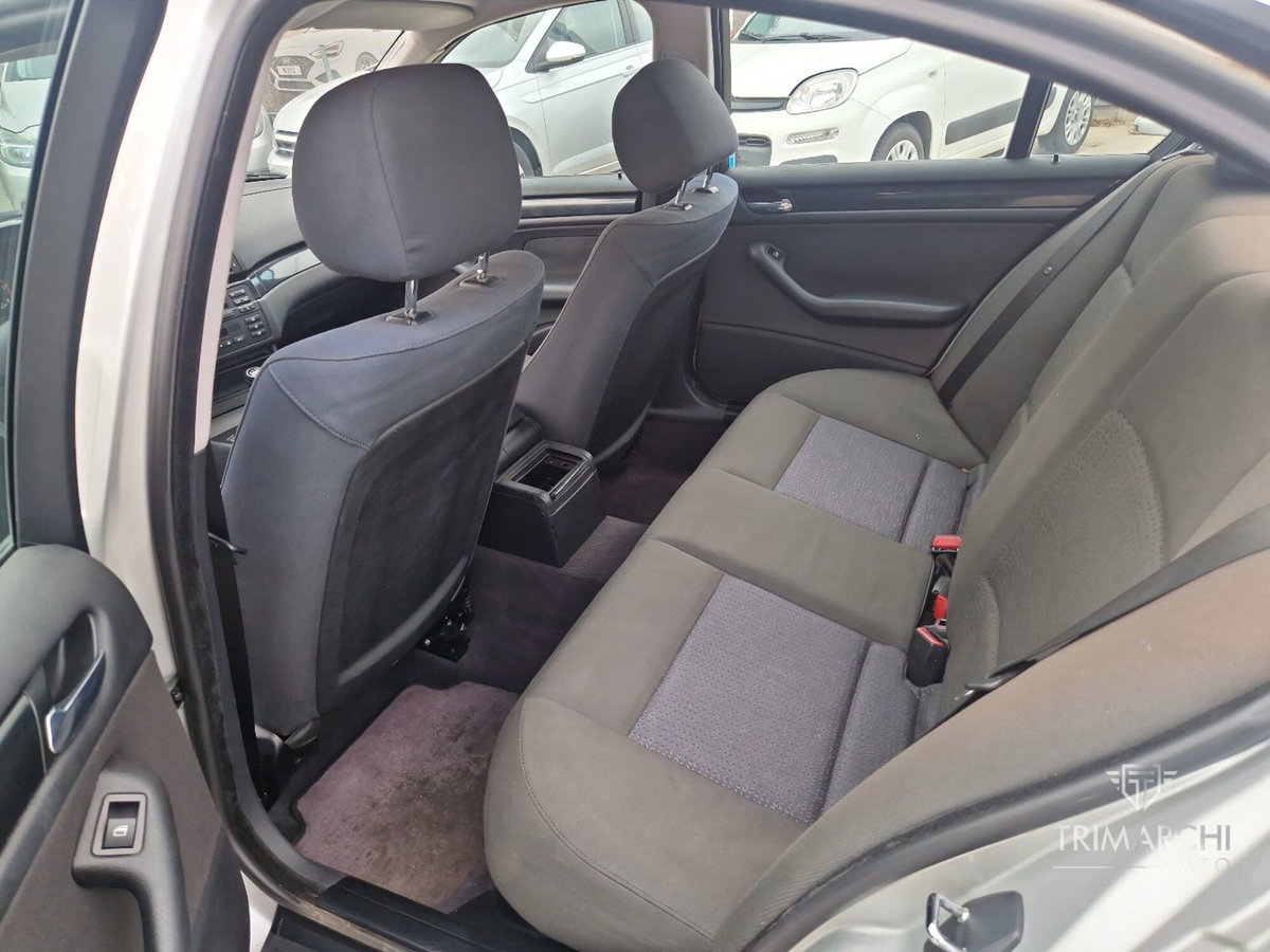 BMW Serie 3 320d turbodiesel cat 4 porte Eletta (8)