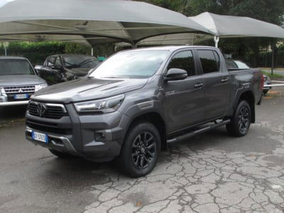 Toyota Hilux 2.8 D A/T 4WD porte Double Cab Invincible usato