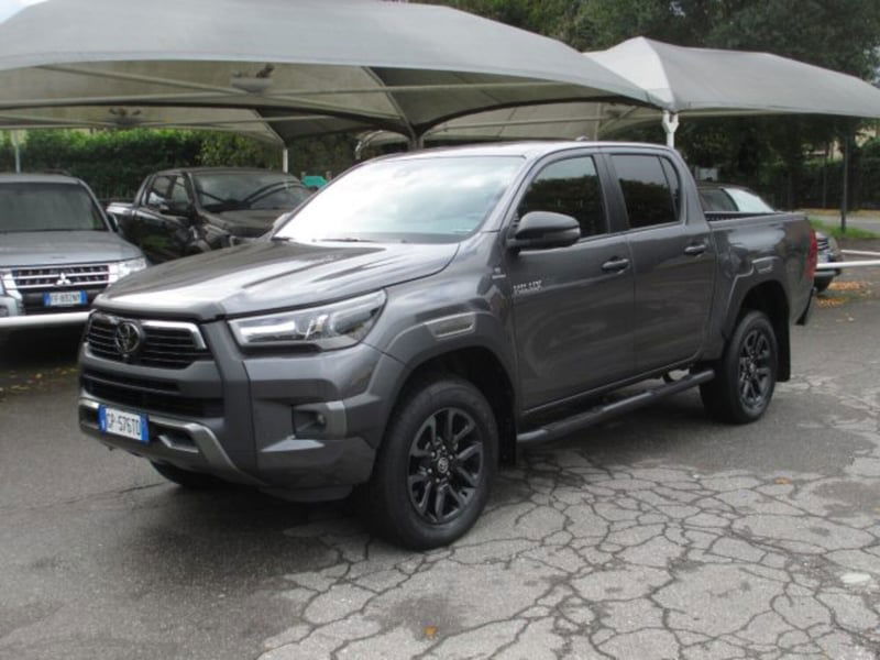 Toyota Hilux 2.8 D A/T 4WD porte Double Cab Invincible
