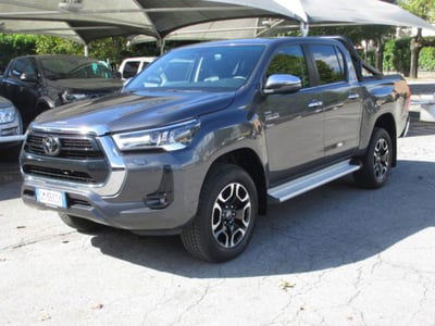 Toyota Hilux 2.8 D A/T 4WD porte Double Cab Executive usato