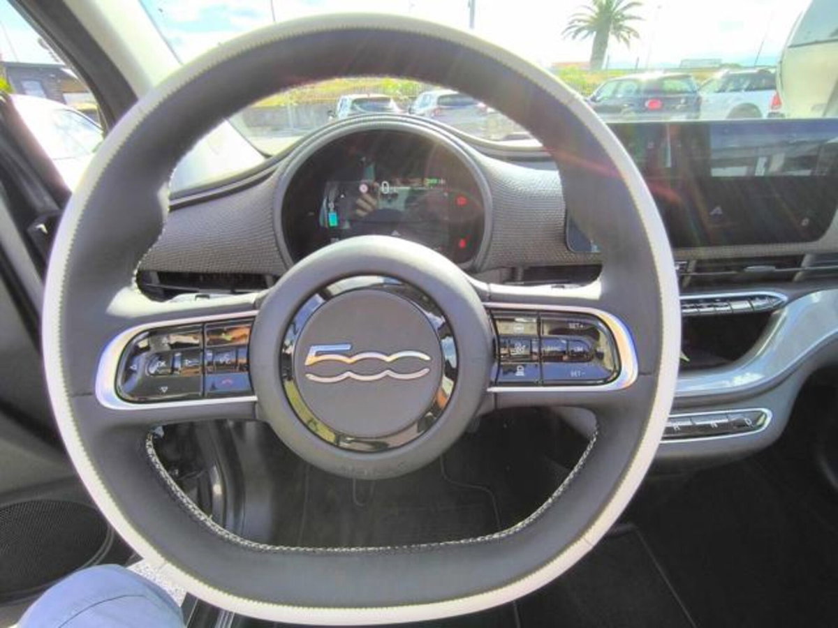 Fiat 500 Cabrio La Prima Cabrio 42 kWh (14)