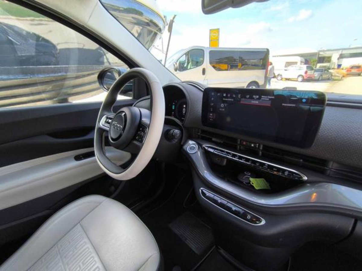Fiat 500 Cabrio La Prima Cabrio 42 kWh (16)