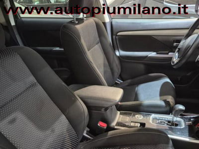 Mitsubishi Outlander 2.2 DI-D 4WD Instyle Plus SDA 7 posti usata