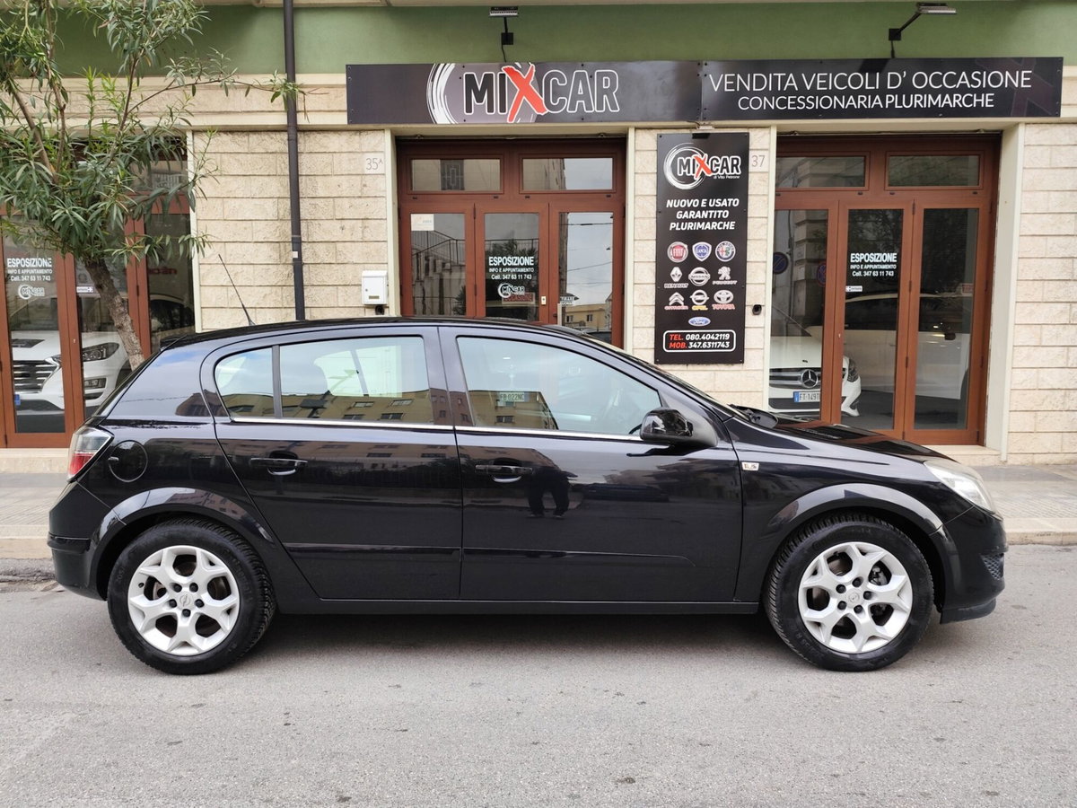 Opel Astra 1.7 CDTI 110CV 5 porte Cosmo (10)