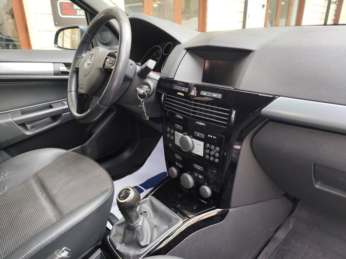 Opel Astra 1.7 CDTI 110CV 5 porte Cosmo (12)