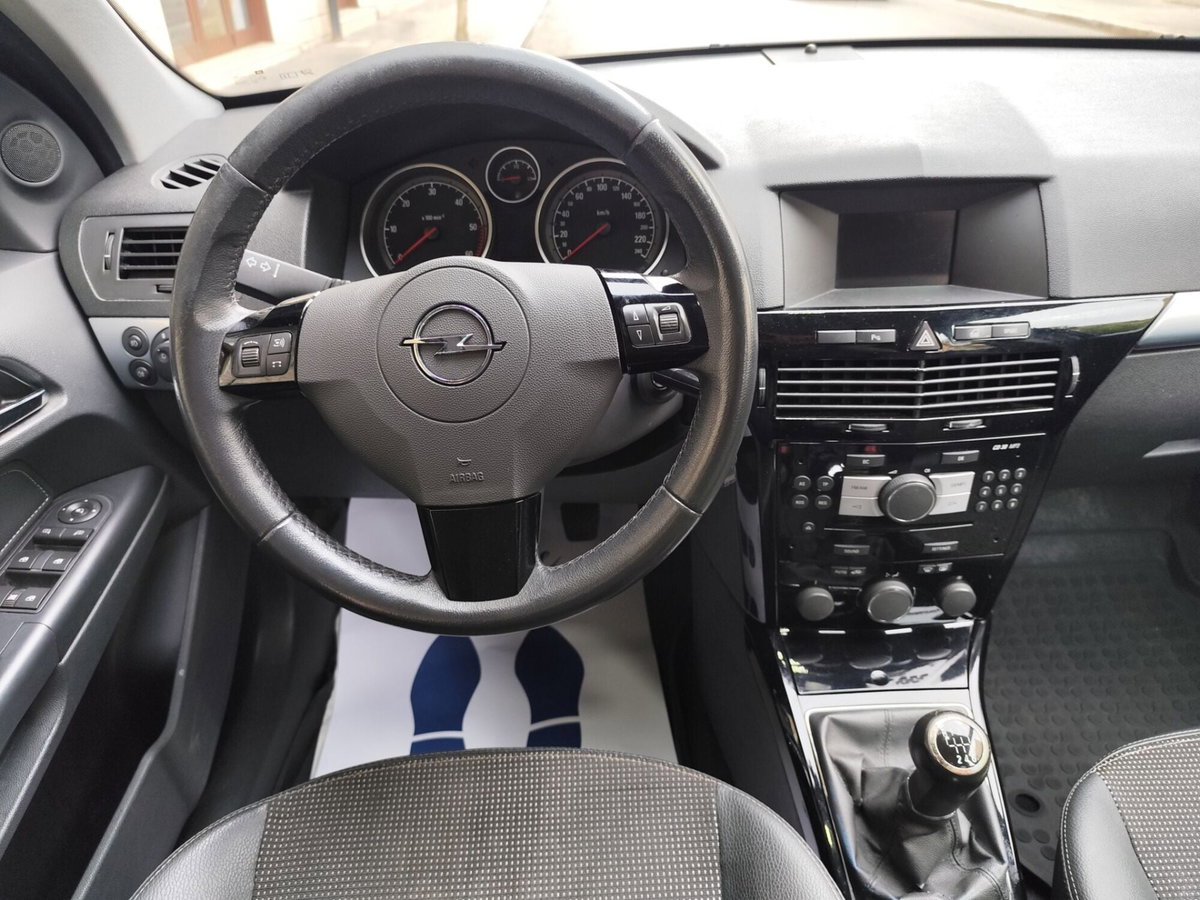Opel Astra 1.7 CDTI 110CV 5 porte Cosmo (15)