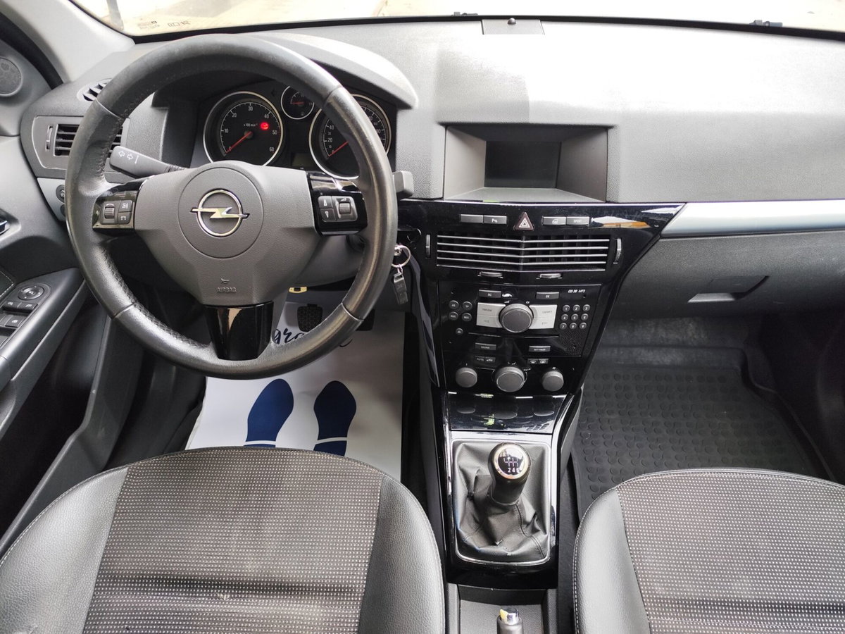 Opel Astra 1.7 CDTI 110CV 5 porte Cosmo (17)