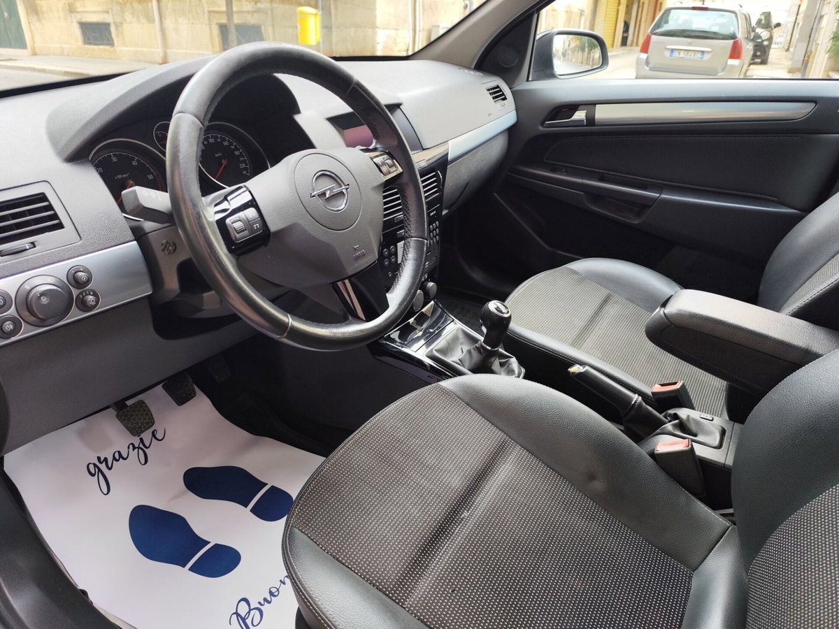 Opel Astra 1.7 CDTI 110CV 5 porte Cosmo (19)