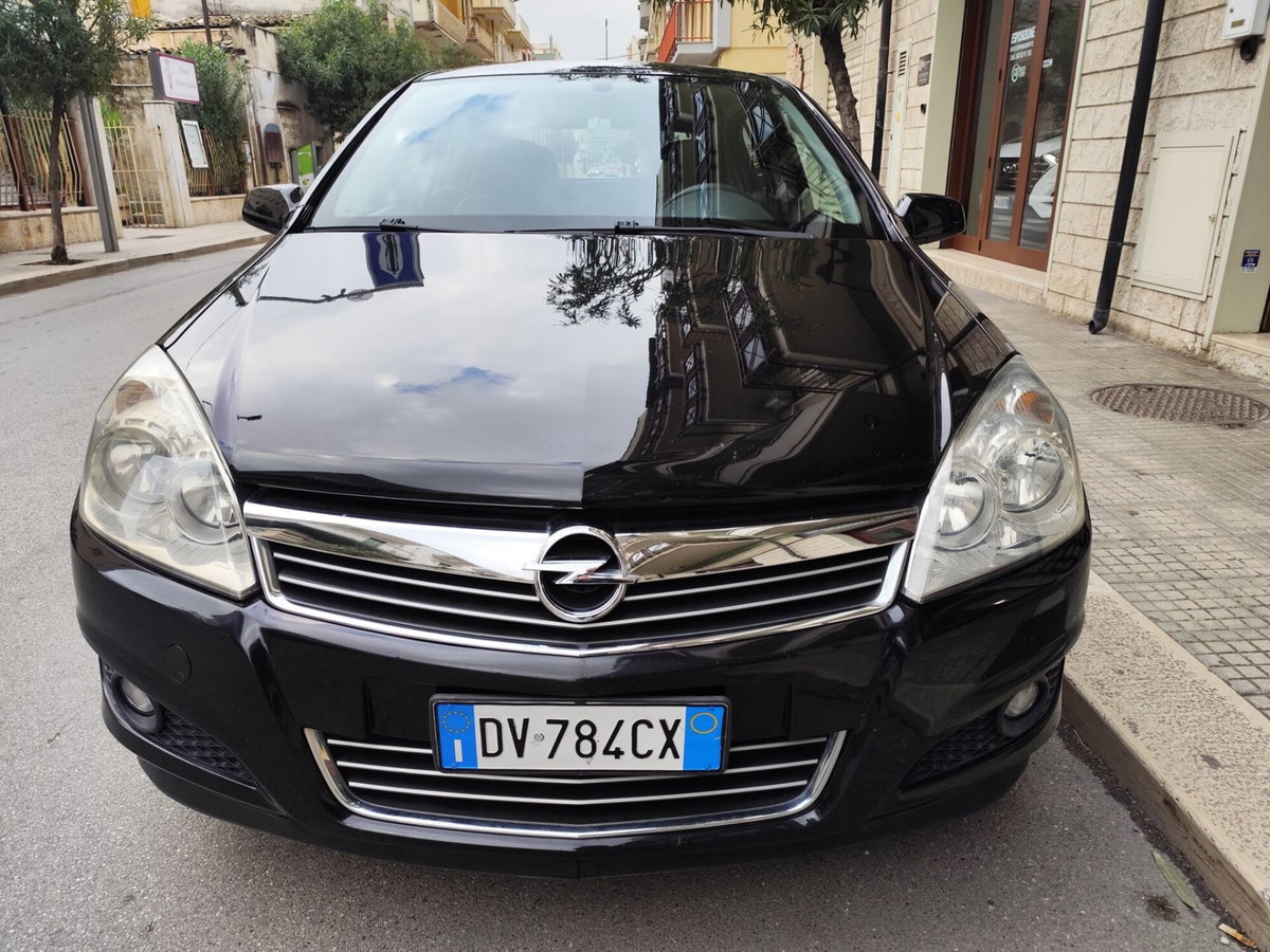 Opel Astra 1.7 CDTI 110CV 5 porte Cosmo (2)